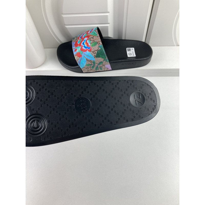 G*u*i  butterfly slides