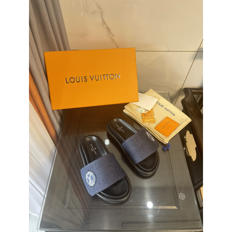 l**is V*t*n pool pillow flat comfort mules black blue