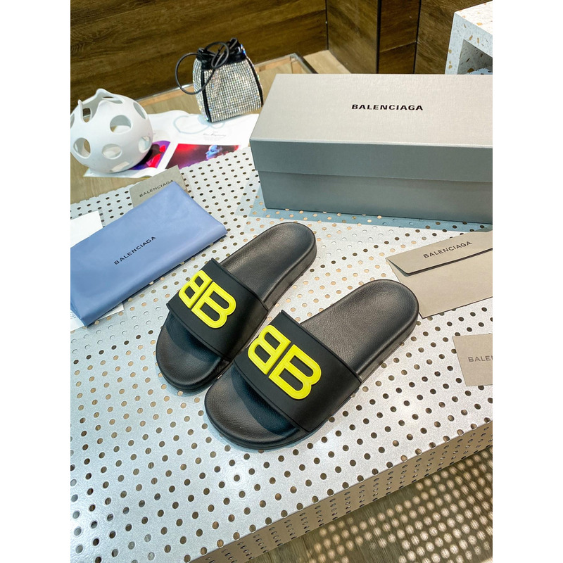 Ba*len*cia*ga glow-in-the-dark bb pool slides black & yellow