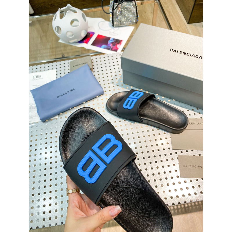 Ba*len*cia*ga glow-in-the-dark bb pool slides black & blue