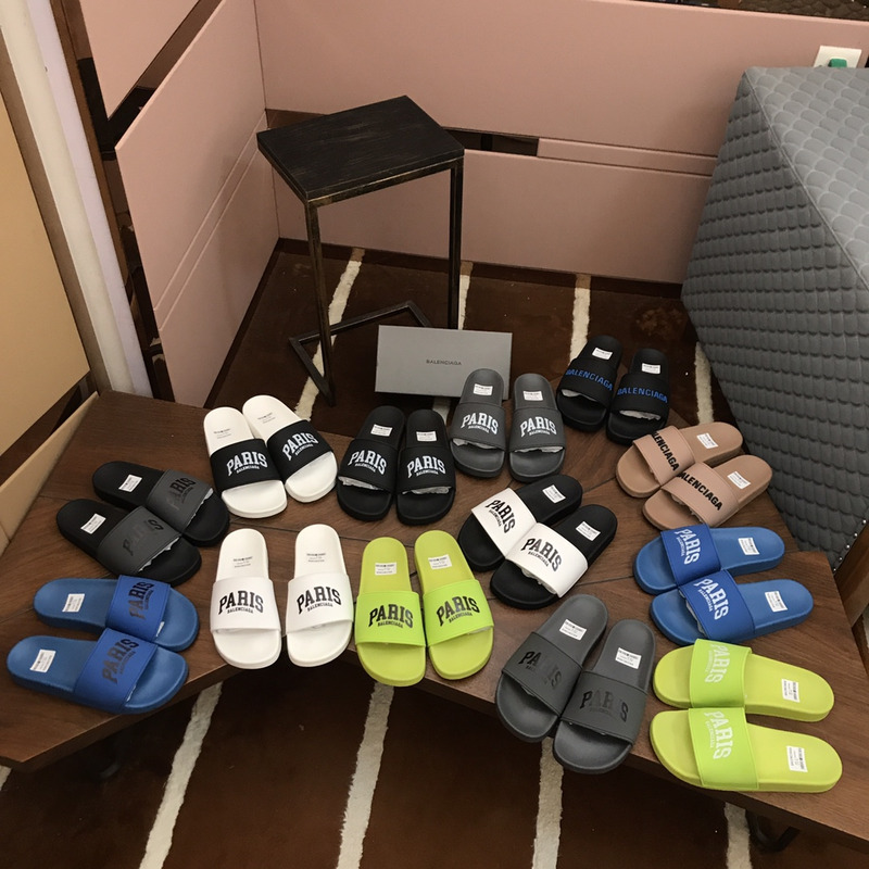 Ba*len*cia*ga paris pool slides black