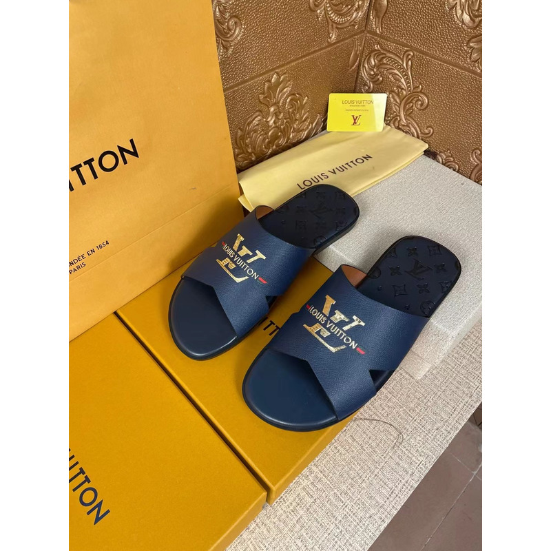 l**is V*t*n gold logo mules navy black