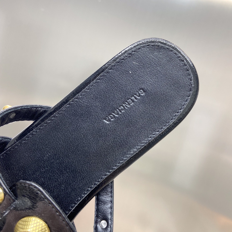 Ba*len*cia*ga giant studded leather black
