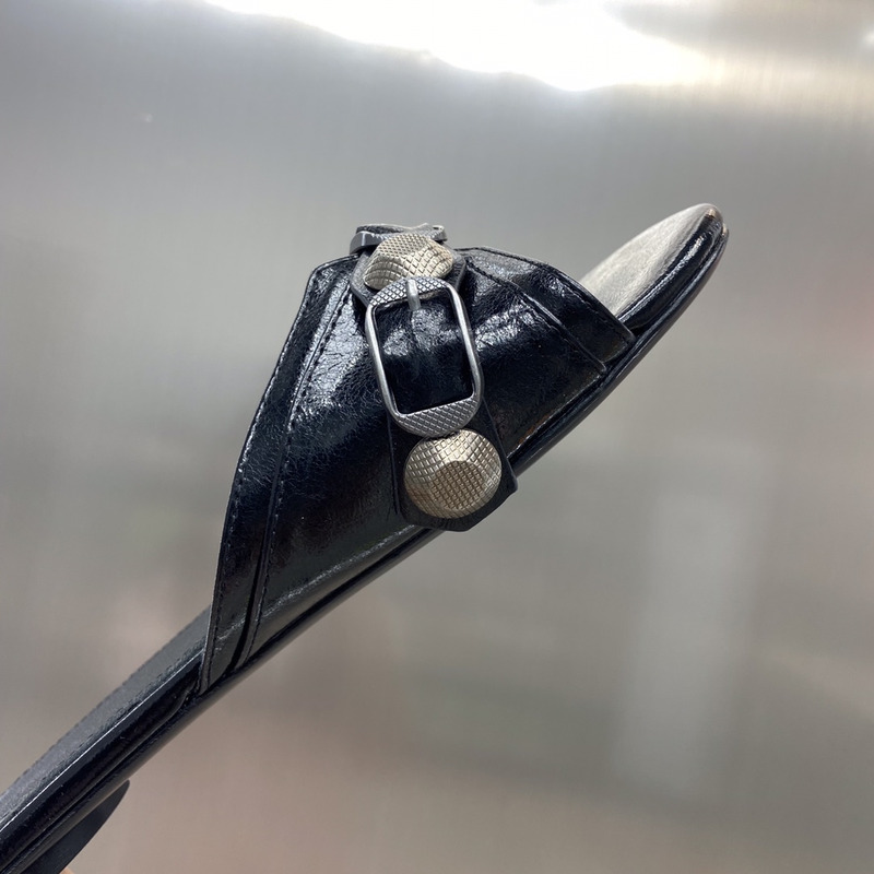 Ba*len*cia*ga cagole leather sandals