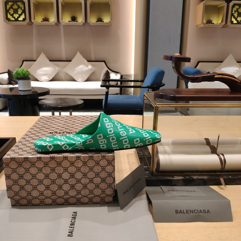 Ba*len*cia*ga all logo print slides green