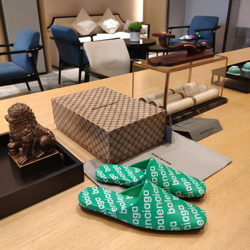 Ba*len*cia*ga all logo print slides green