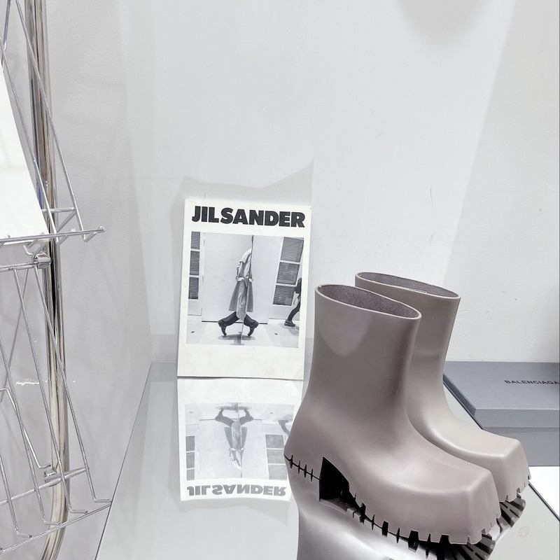 Ba*len*cia*ga trooper rubber boots grey