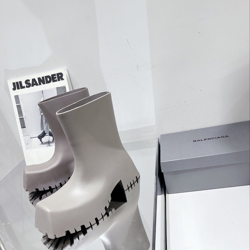 Ba*len*cia*ga trooper rubber boots grey