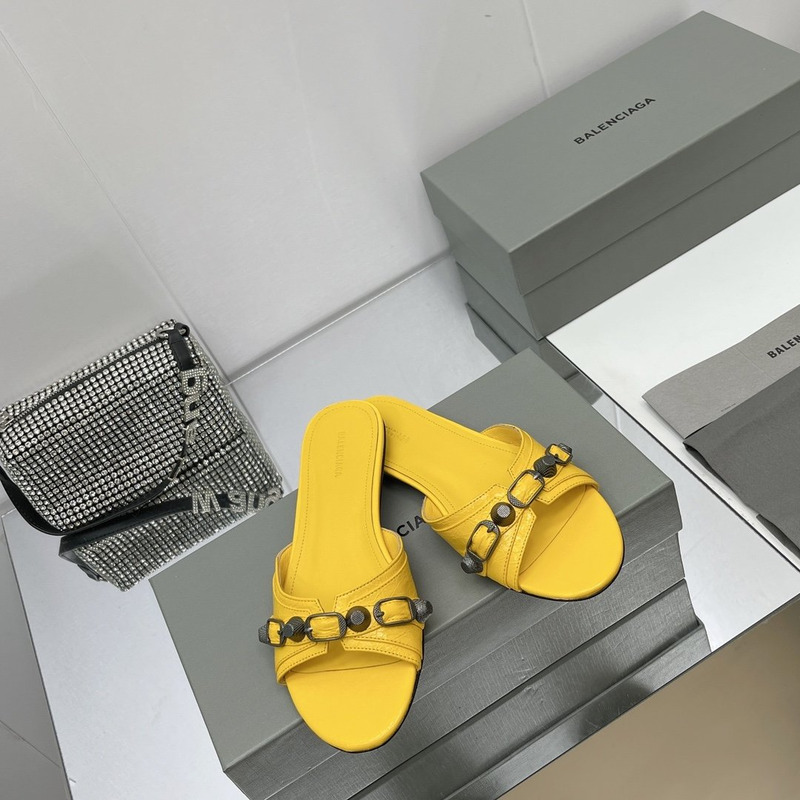 Ba*len*cia*ga cagole sheepskin sandals yellow