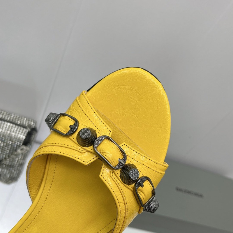 Ba*len*cia*ga cagole sheepskin sandals yellow