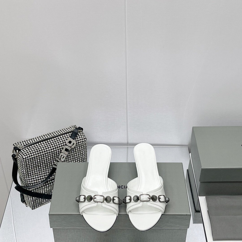 Ba*len*cia*ga cagole sheepskin sandals white