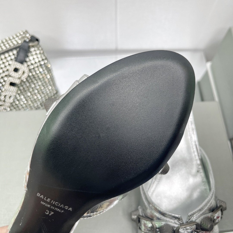 Ba*len*cia*ga cagole sheepskin sandals  silver