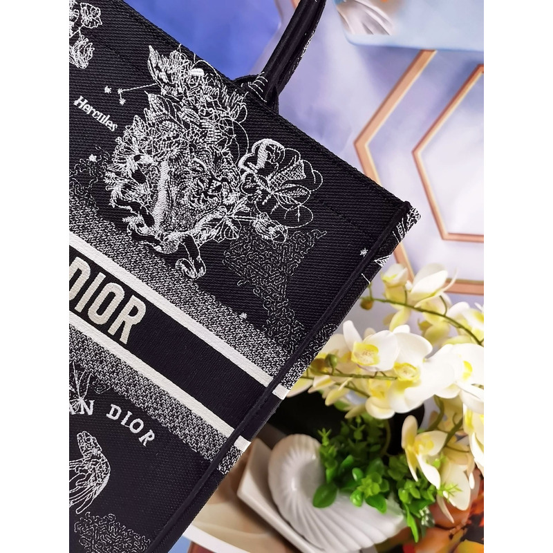 D*or constellation embroidered tote bag black