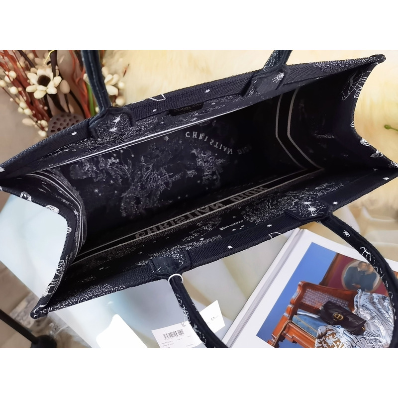 D*or constellation embroidered tote bag black