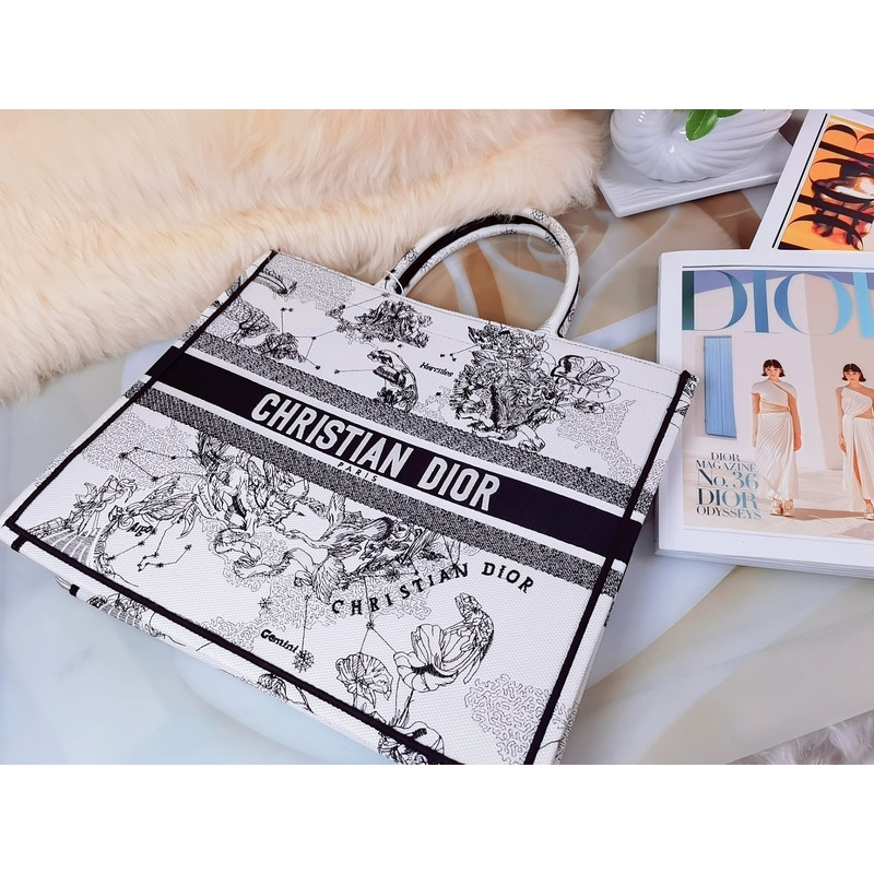 D*or constellation embroidered tote bag white