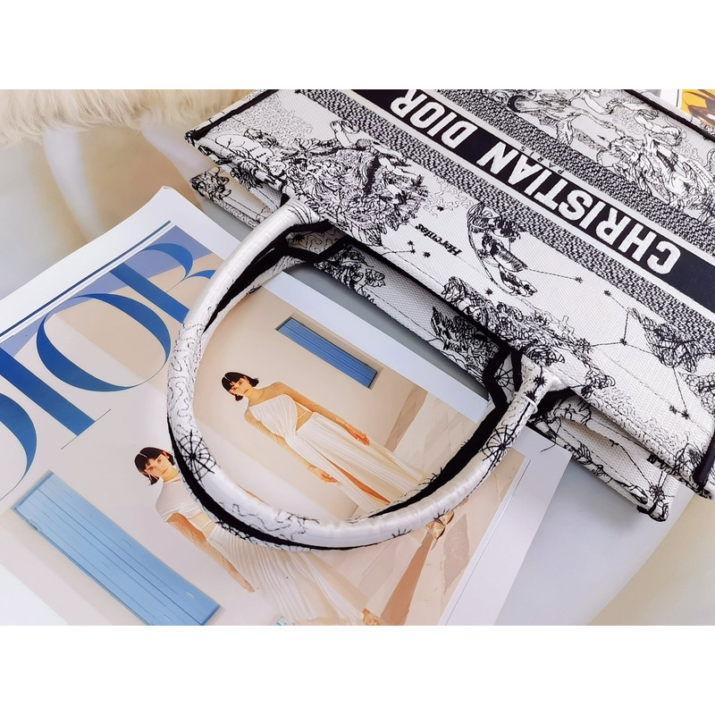 D*or constellation embroidered tote bag white