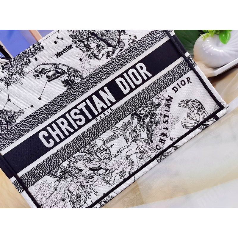 D*or constellation embroidered tote bag white