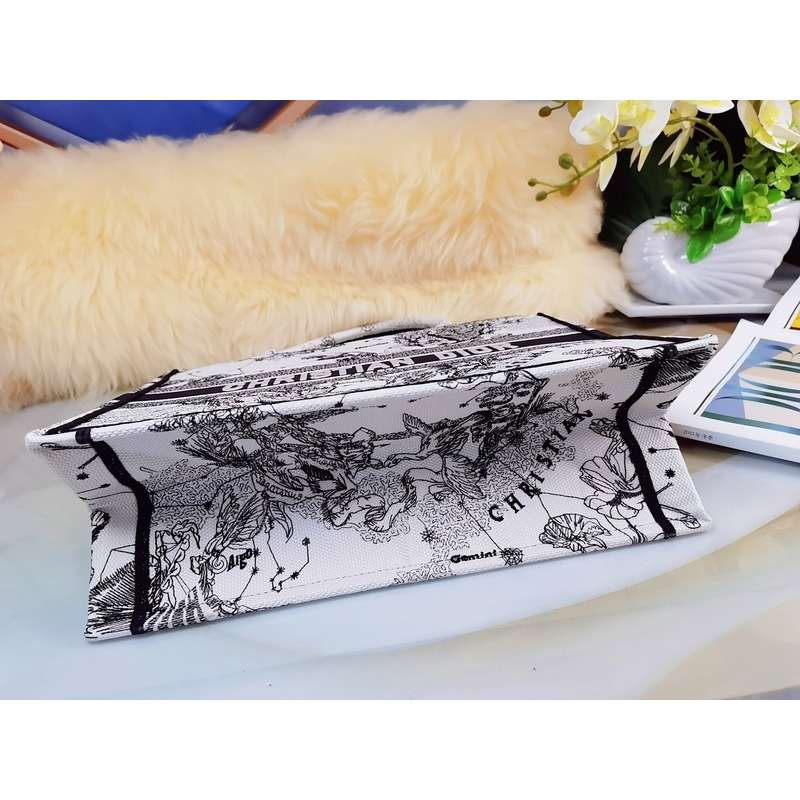 D*or constellation embroidered tote bag white