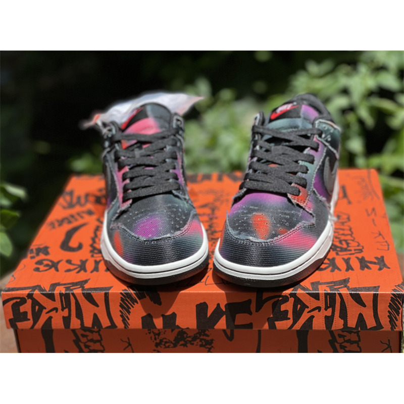 Nike Dunk Low “Graffiti”  DM0108-002