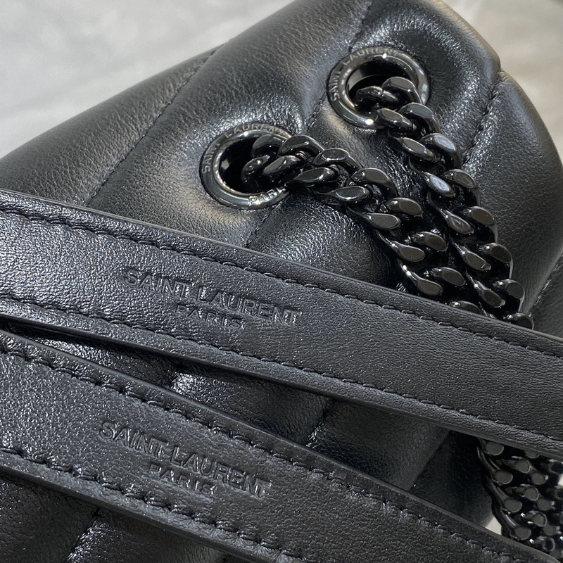 Saint Laurent  Toy LouLou Shoulder Bag in Black