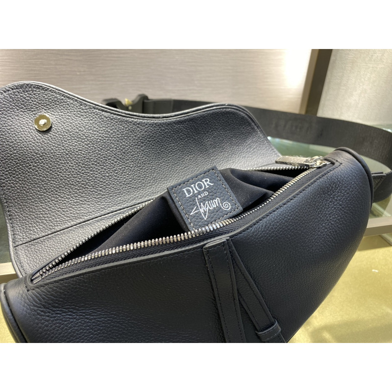 D*or grained calfskin saddle bag black