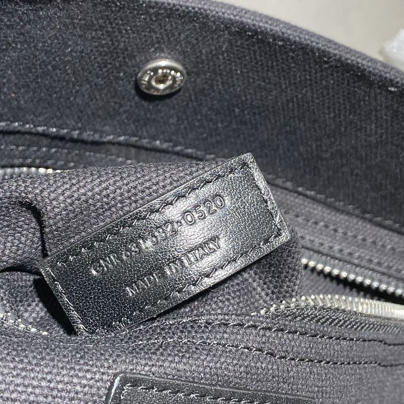 Saint Laurent Rive Gauche Tote Black M