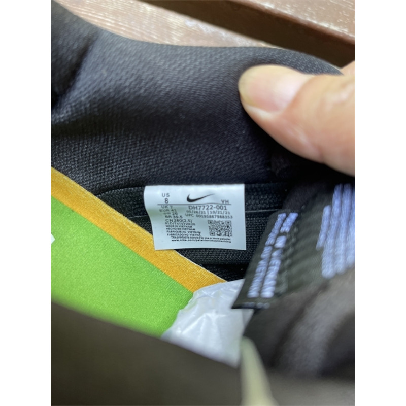 Nike SB Dunk Low Polaroid