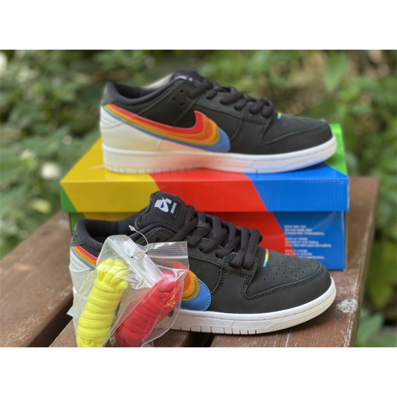 Nike SB Dunk Low Polaroid