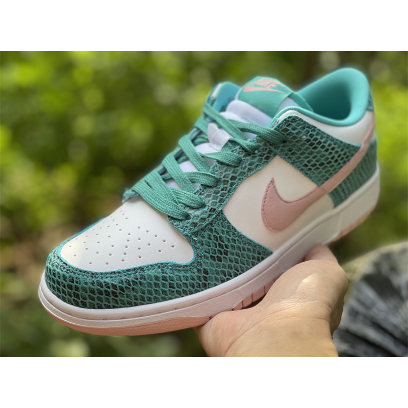 Nike Dunk Low Sneakers Green Snakeskin