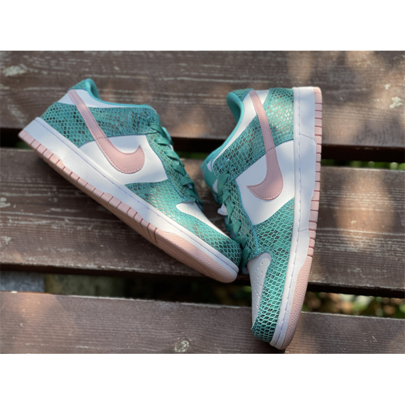 Nike Dunk Low Sneakers Green Snakeskin