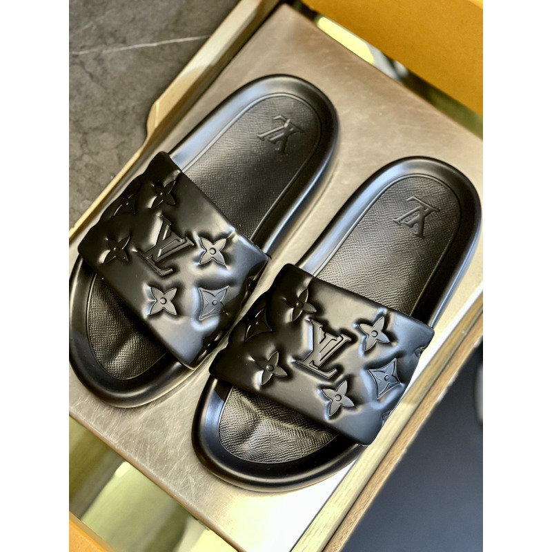 l**is V*t*n’s puffy waterfront mule black