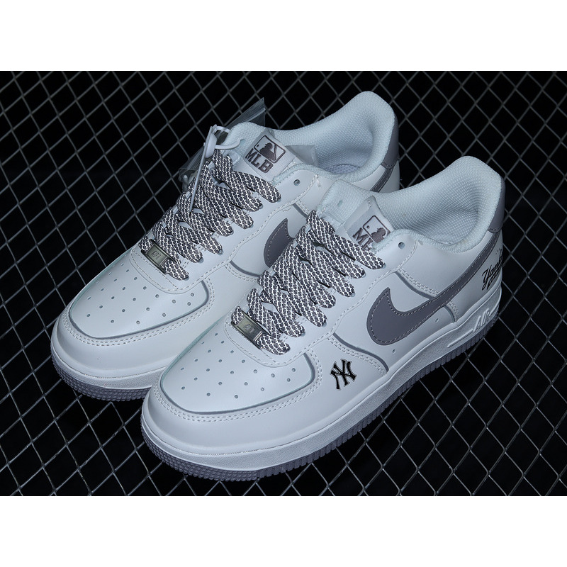 Nike Air Force 1 07 Low x Yankees White Wolf Grey BS8806-544