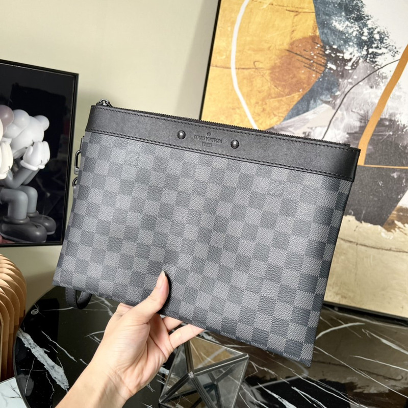LV Pochette To-Go M81569