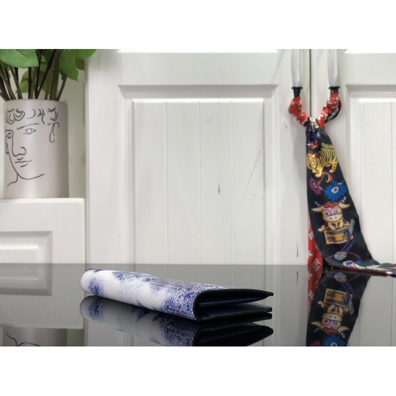 LV Brazza Wallet M81405