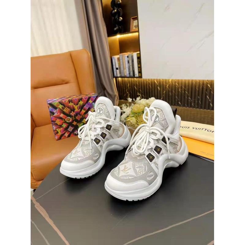 l**is V*t*n archlight sneaker 1aaix3