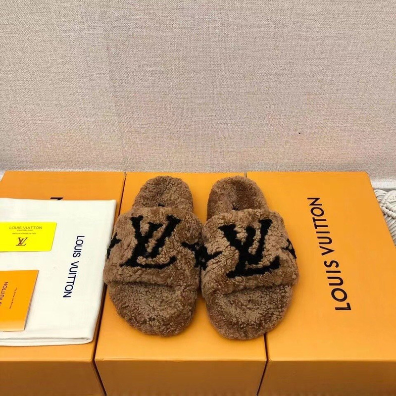 LV Magnetic Slippers Brown