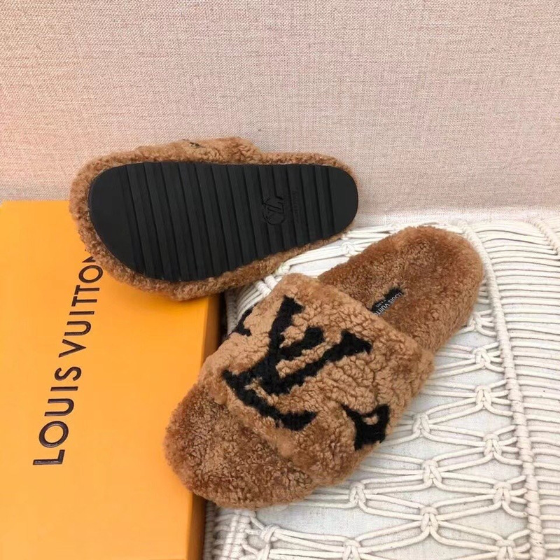 LV Magnetic Slippers Brown