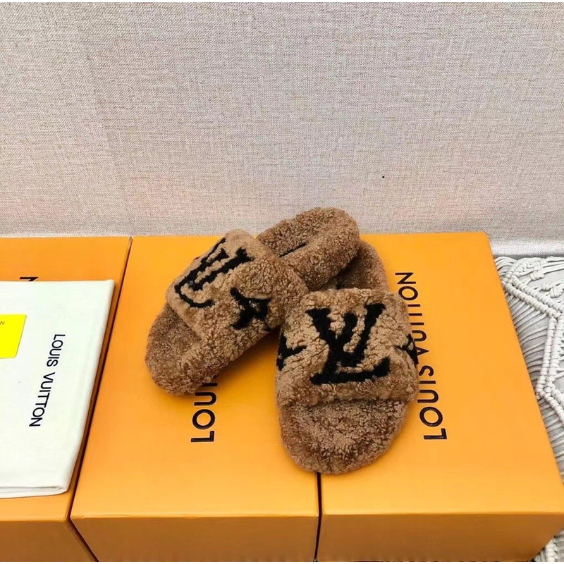 LV Magnetic Slippers Brown
