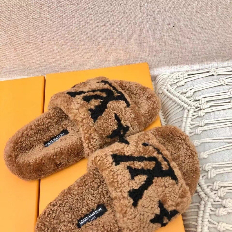 LV Magnetic Slippers Brown