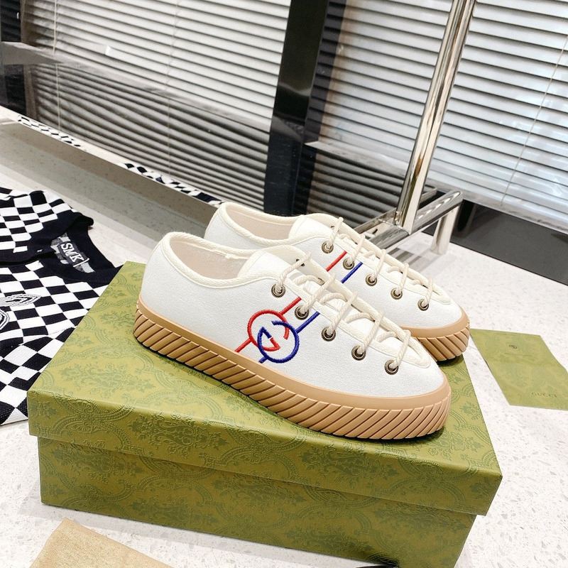 G*u*i women''s interlocking g sneaker beige