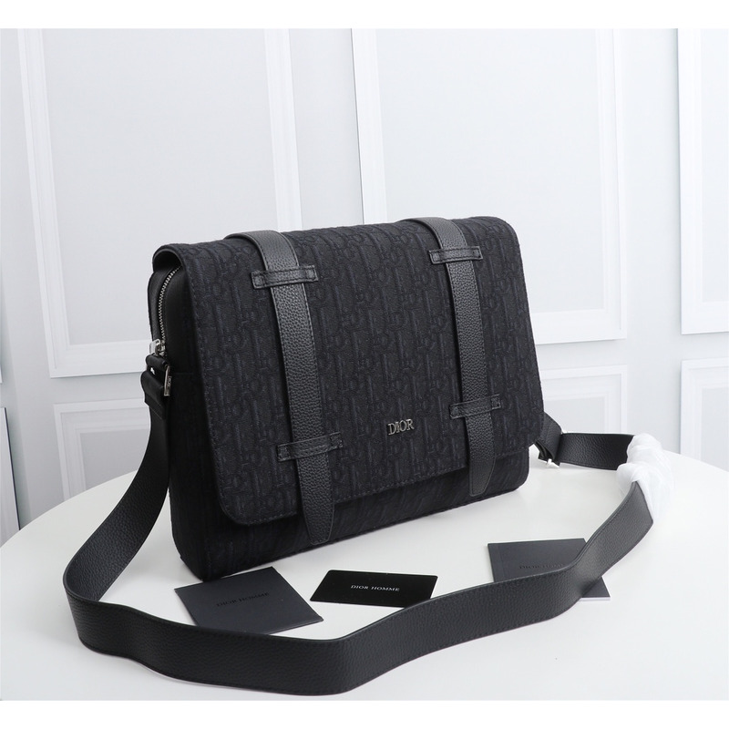 D*or D*or messenger bag oblique jacquard in beige&black