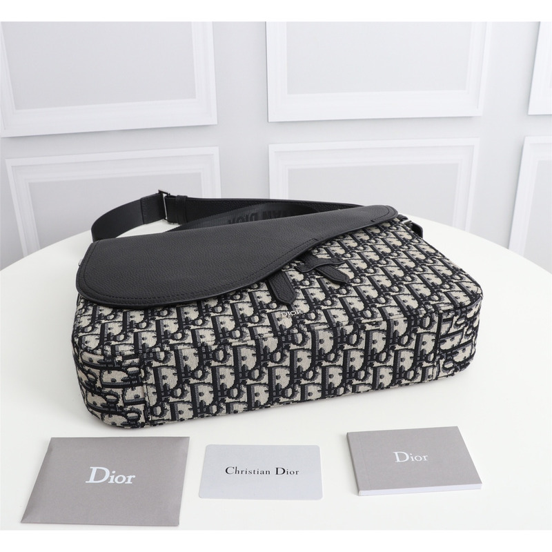 D*or saddle flap messenger oblique canvas bag in black