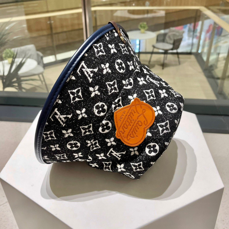 l**is V*t*n black fisherman hat