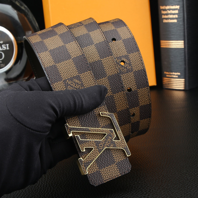 l**is V*t*n reversible brown