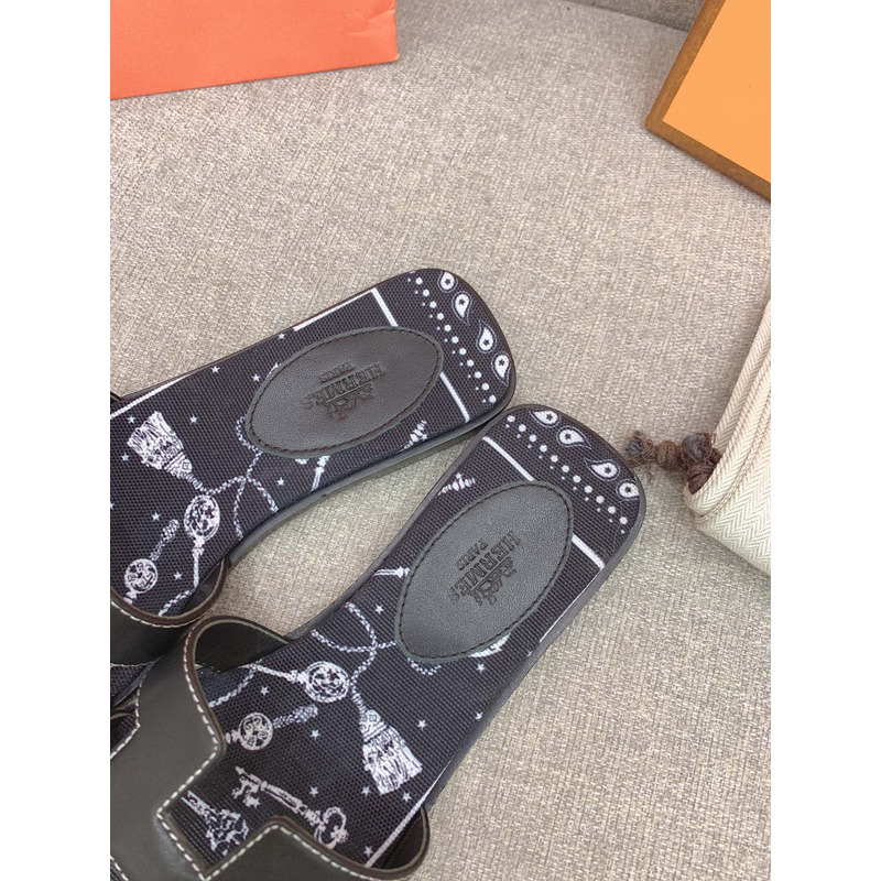 H**mes oran flat sandals in black