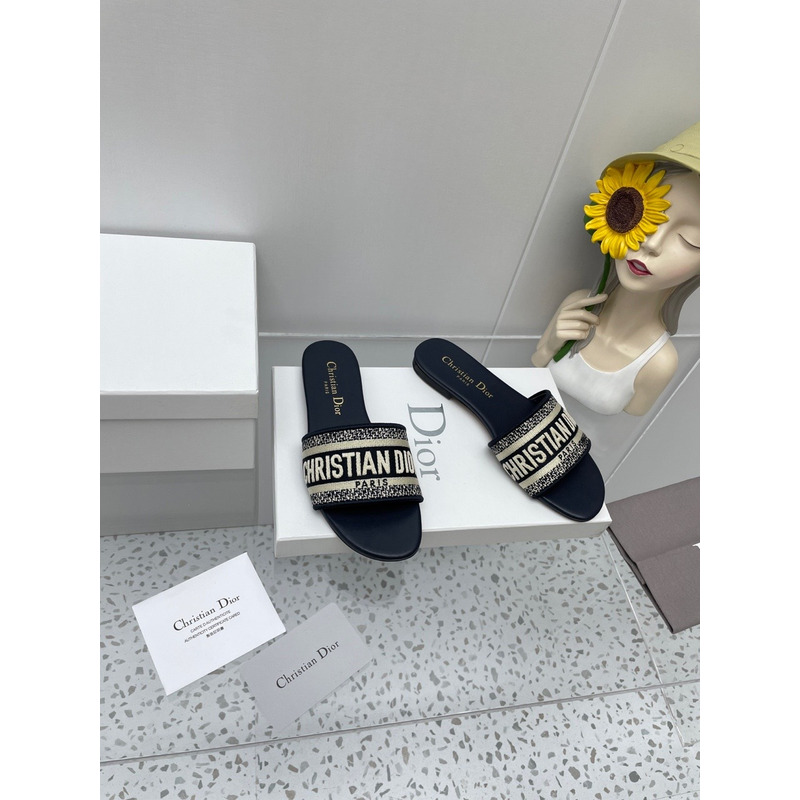 D*or dway slide deep blue embroidered cotton