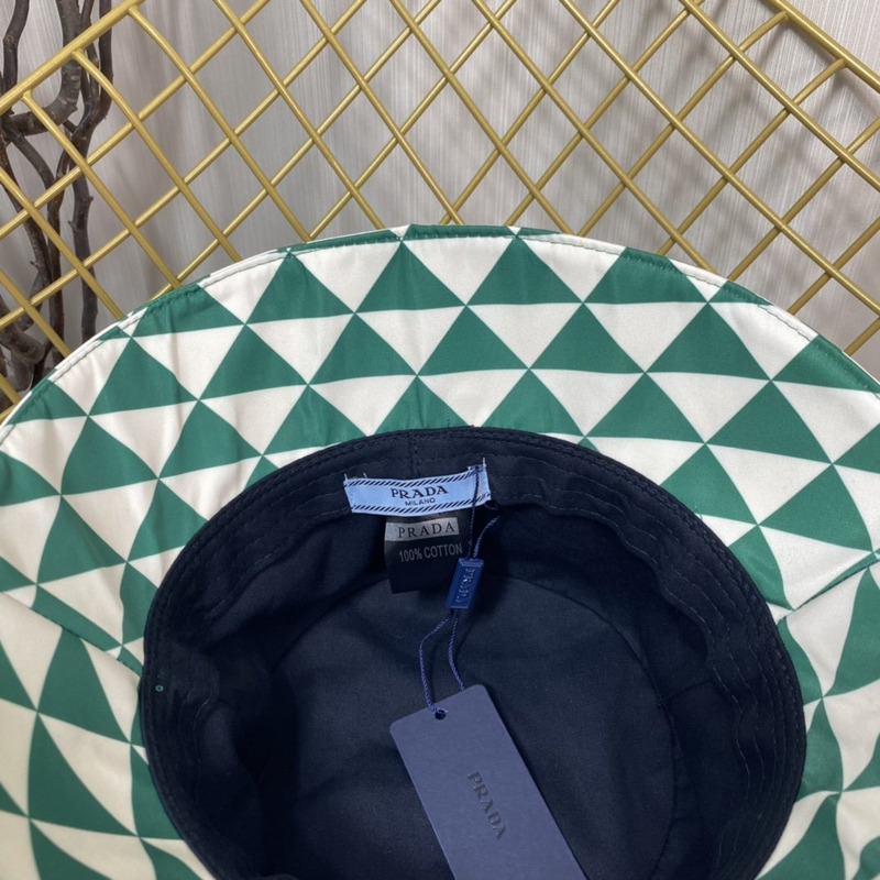 Pra*a printed re-nylon bucket hat white and green