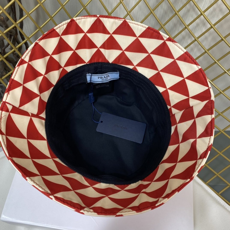 Pra*a printed re-nylon bucket hat red and white