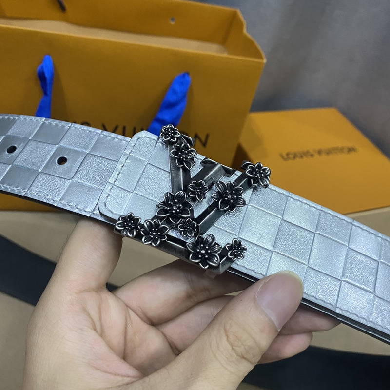 l**is V*t*n silver leather black flower