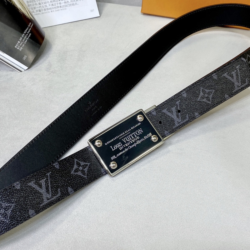 l**is V*t*n belt neo inventeur reversible